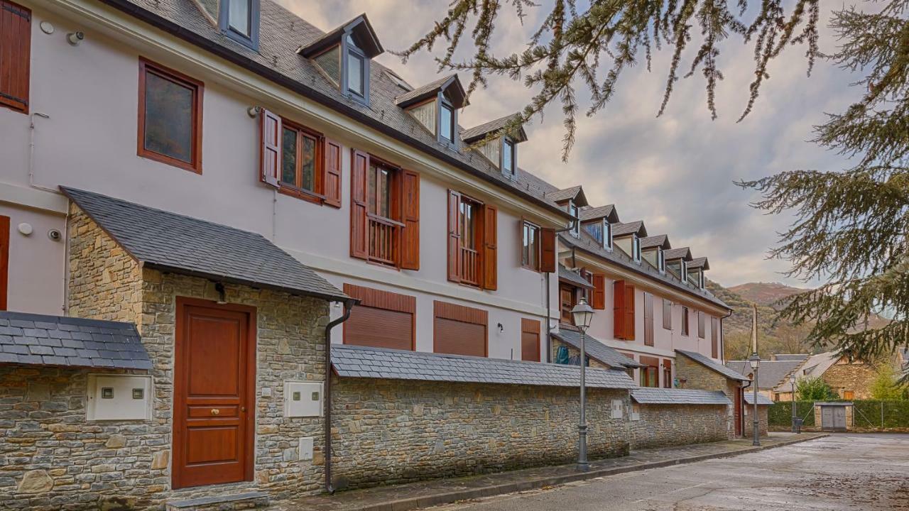 레스 Saplan Real Estate Montlude 아파트 외부 사진